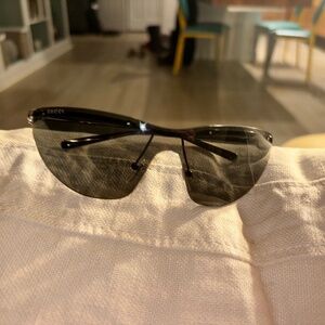 Gucci sunglasses GG1700S